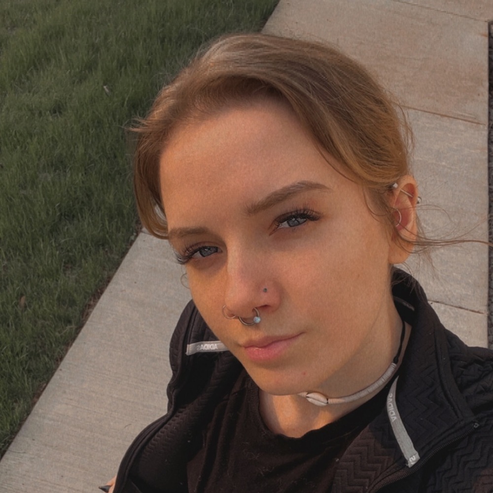 Meet your Posher, Emily